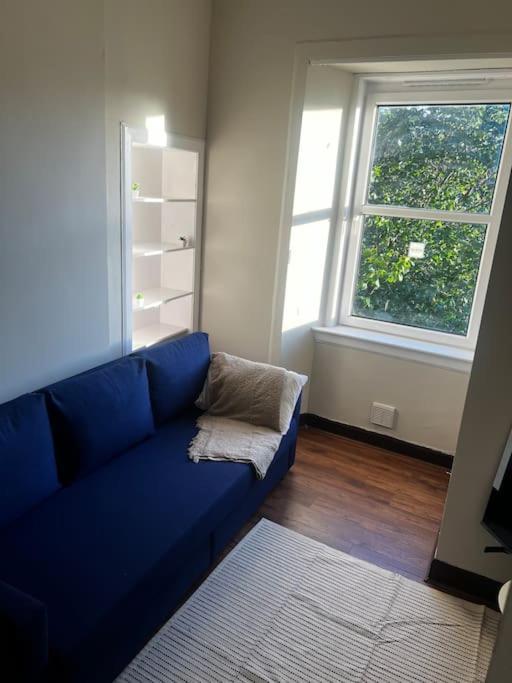 One Bedroom Apartment In Gorgie With New Central Heating System Edinburgh Eksteriør billede